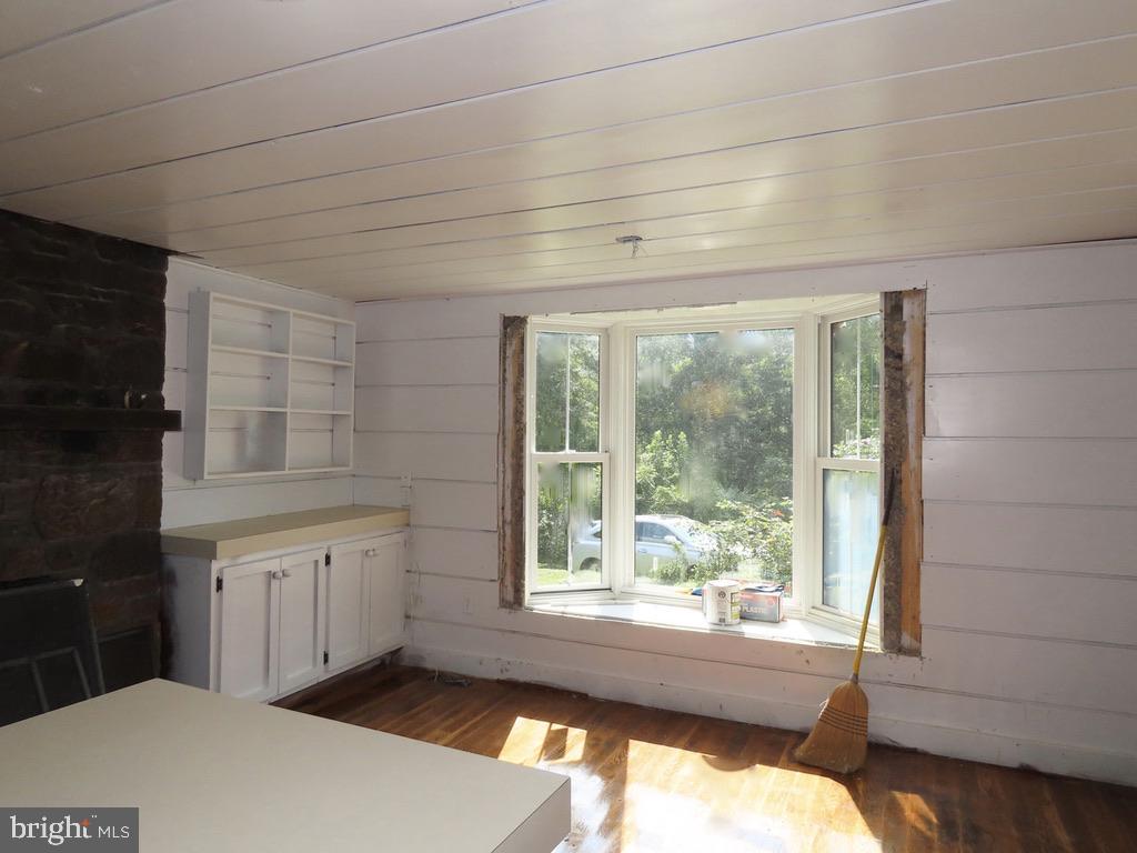 172 Keyser Run Road Washington, VA 22747 - Photo 14 of 36 Bay Window in the Kitchen