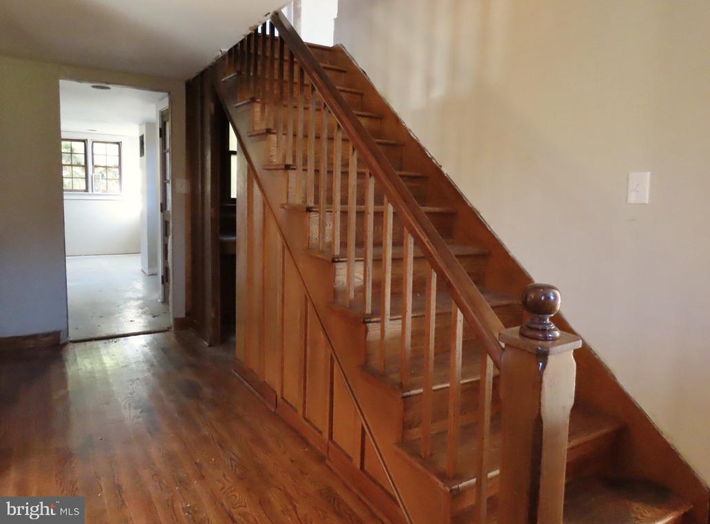 172 Keyser Run Road Washington, VA 22747 - Photo 17 of 36 15.3' X 8' Front Hall