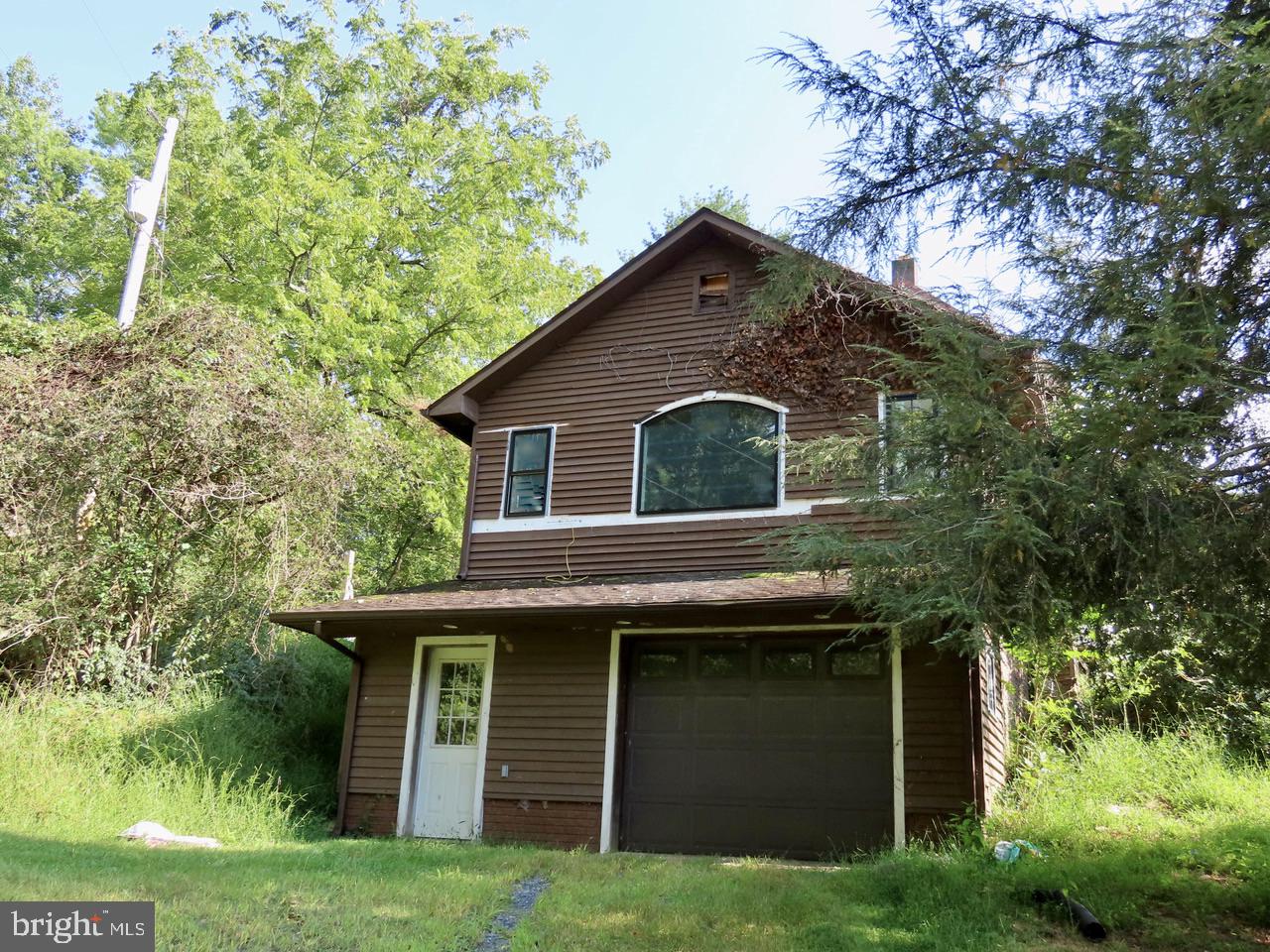 172 Keyser Run Road Washington, VA 22747 - Photo 22 of 36 1 1/2 car garage
