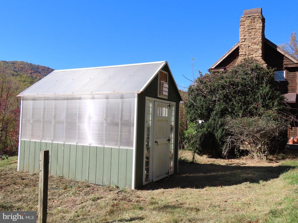 172 Keyser Run Road Washington, VA 22747 - Photo 24 of 36 Greenhouse
