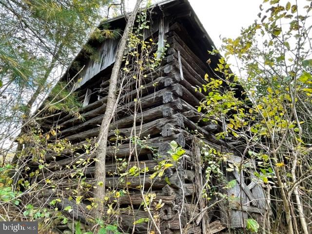 172 Keyser Run Road Washington, VA 22747 - Photo 26 of 36 Log barn