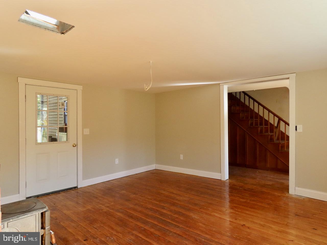 172 Keyser Run Road Washington, VA 22747 - Photo 10 of 36 Living Room to Front Hall
