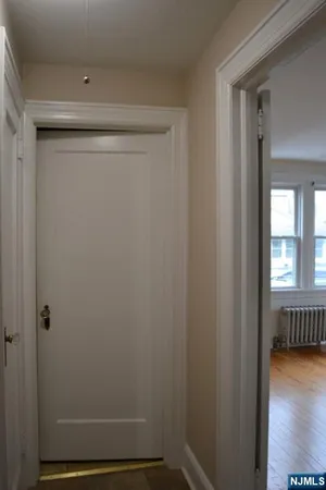 $1,800 | 192 West Midland Avenue, Unit 1, Paramus, NJ 07652