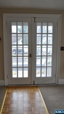 $1,800 | 192 West Midland Avenue, Unit 1, Paramus, NJ 07652