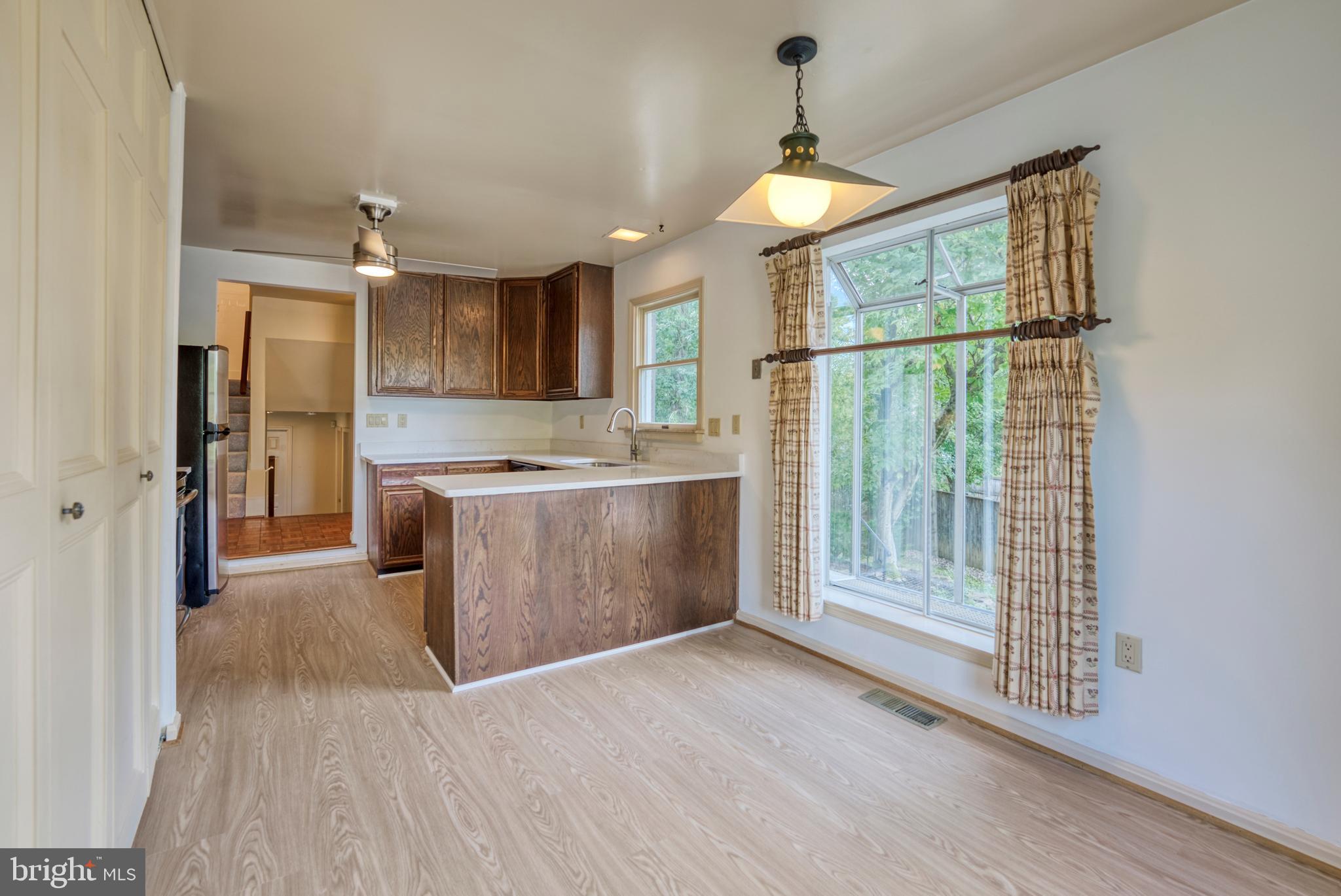 12900 River Oak Place Laurel, MD 20708 - Photo 10 of 32 Kitchen