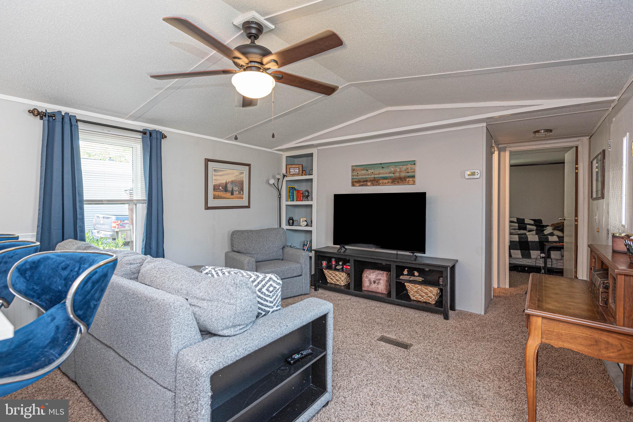 31582 Janice Road, Unit 54584 Lewes, DE 19958 - Photo 14 of 28 Living room