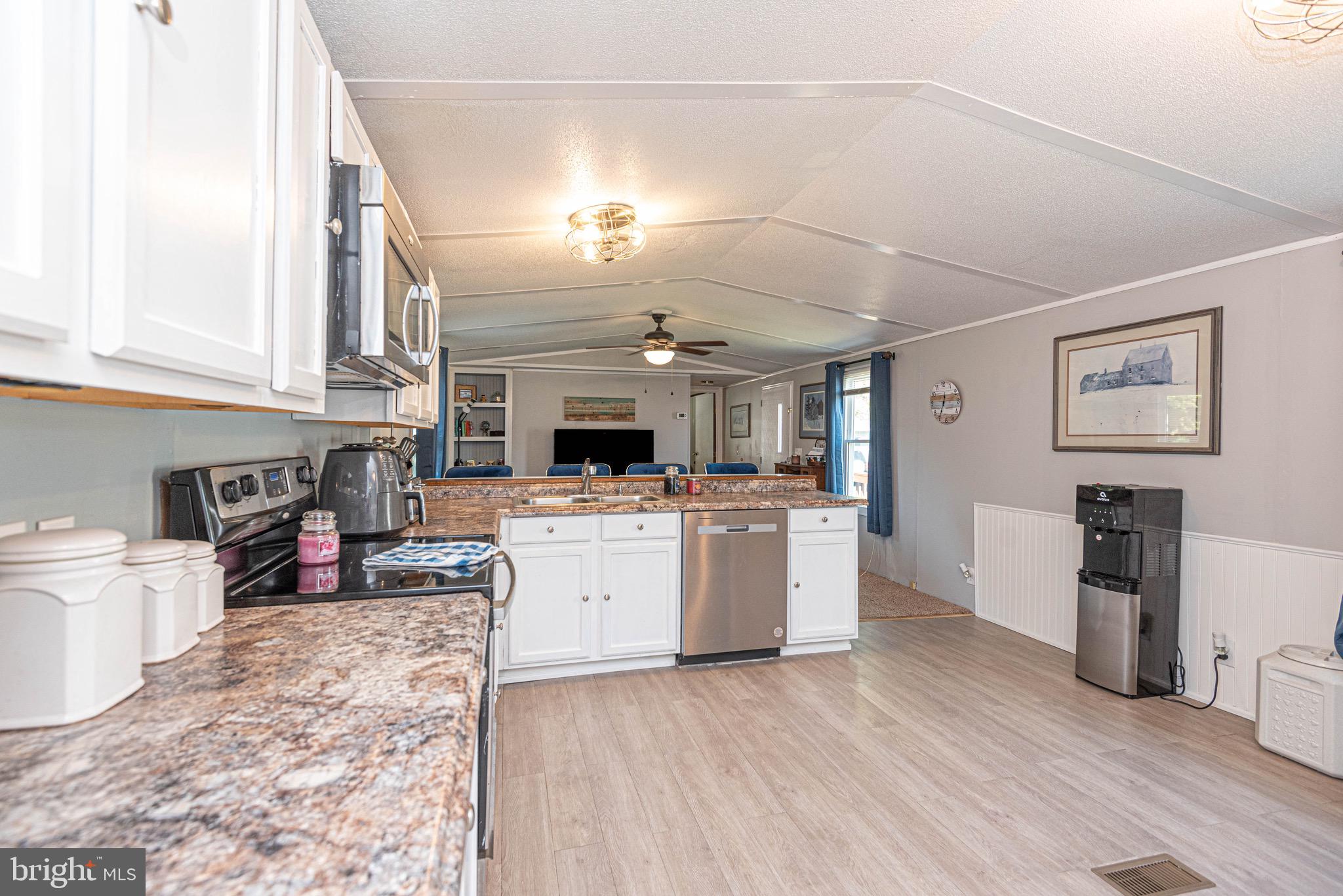 31582 Janice Road, Unit 54584 Lewes, DE 19958 - Photo 10 of 28 Kitchen