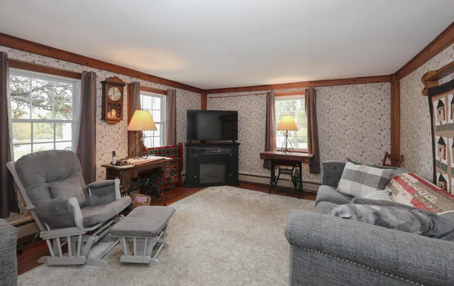 $469,000 | 259 Pembroke Street, Pembroke, NH 03275