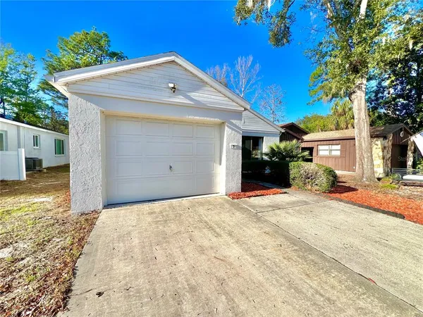$1,700 | 5 Jamaica Street, Homosassa, FL 34446