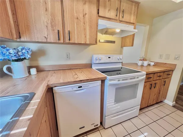 $1,700 | 5 Jamaica Street, Homosassa, FL 34446