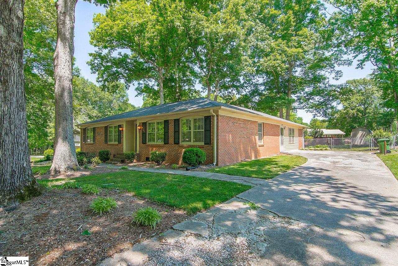 107 Brookbend Road Mauldin, SC 29662 - Photo 3 of 33 Gallery Image 3