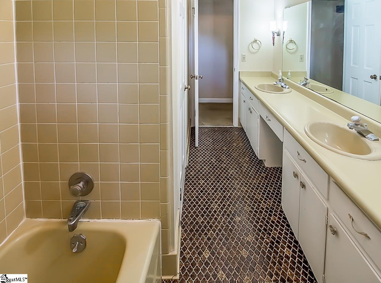 107 Brookbend Road Mauldin, SC 29662 - Photo 22 of 33 Gallery Image 22