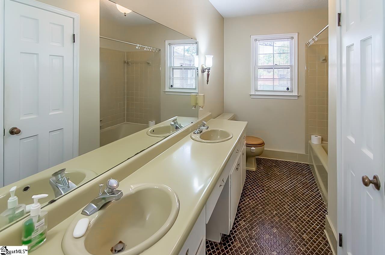 107 Brookbend Road Mauldin, SC 29662 - Photo 23 of 33 Gallery Image 23