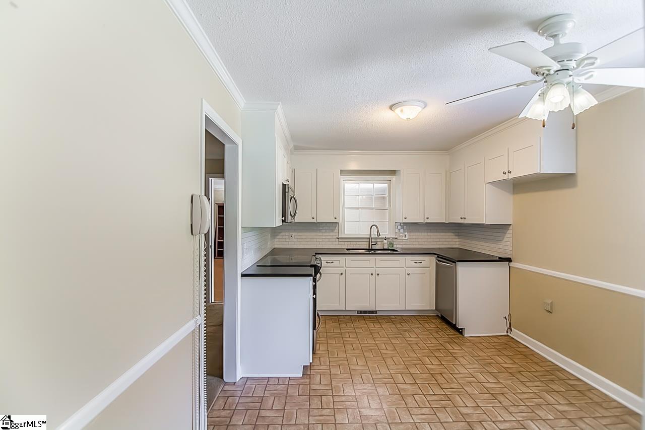 107 Brookbend Road Mauldin, SC 29662 - Photo 8 of 33 Gallery Image 8