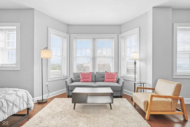 $122,900 | 230 9th Street, Unit 611, Indianapolis, IN 46204