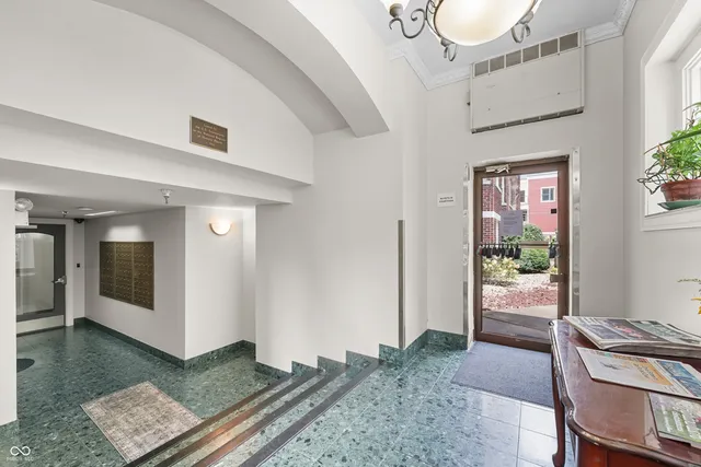 $122,900 | 230 9th Street, Unit 611, Indianapolis, IN 46204