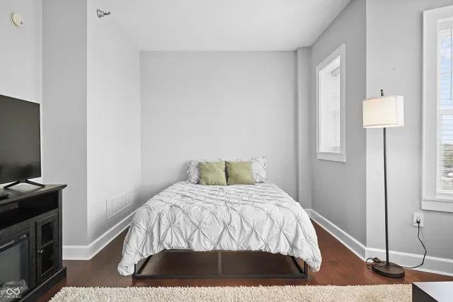 $122,900 | 230 9th Street, Unit 611, Indianapolis, IN 46204