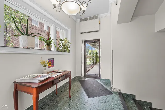 $122,900 | 230 9th Street, Unit 611, Indianapolis, IN 46204