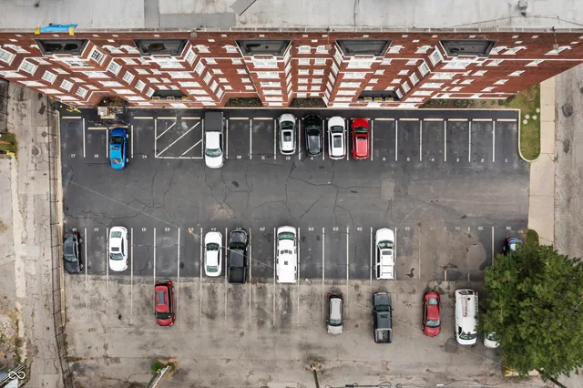 $122,900 | 230 9th Street, Unit 611, Indianapolis, IN 46204