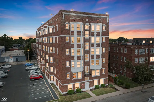 $122,900 | 230 9th Street, Unit 611, Indianapolis, IN 46204