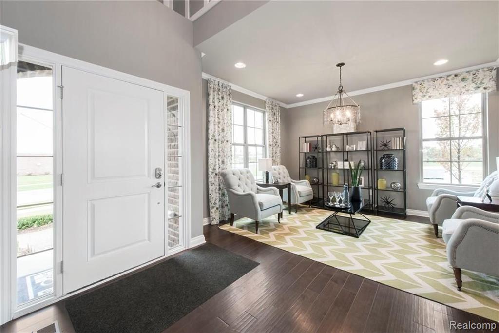 829 Balsam Circle Rochester Hills, MI 48307 - Photo 2 of 39