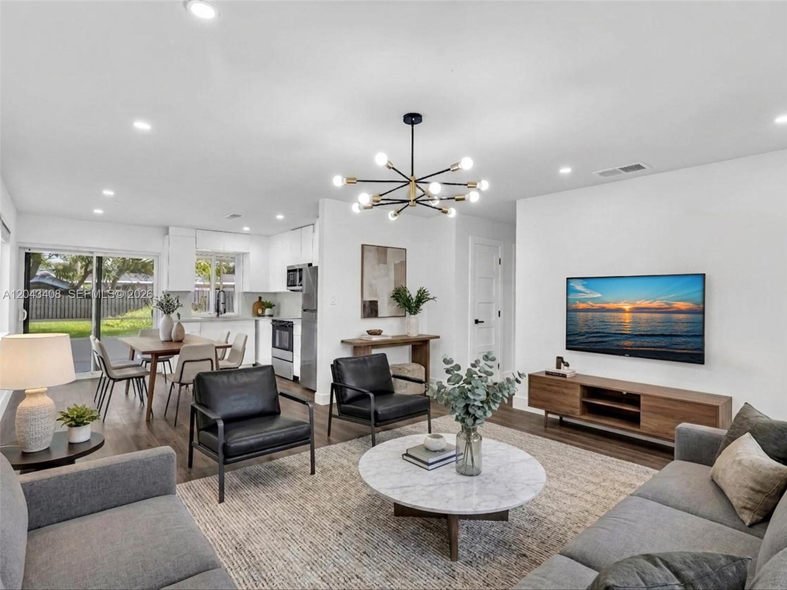 8145 Sunset Strip Sunrise, FL 33322 - Photo 3 of 16