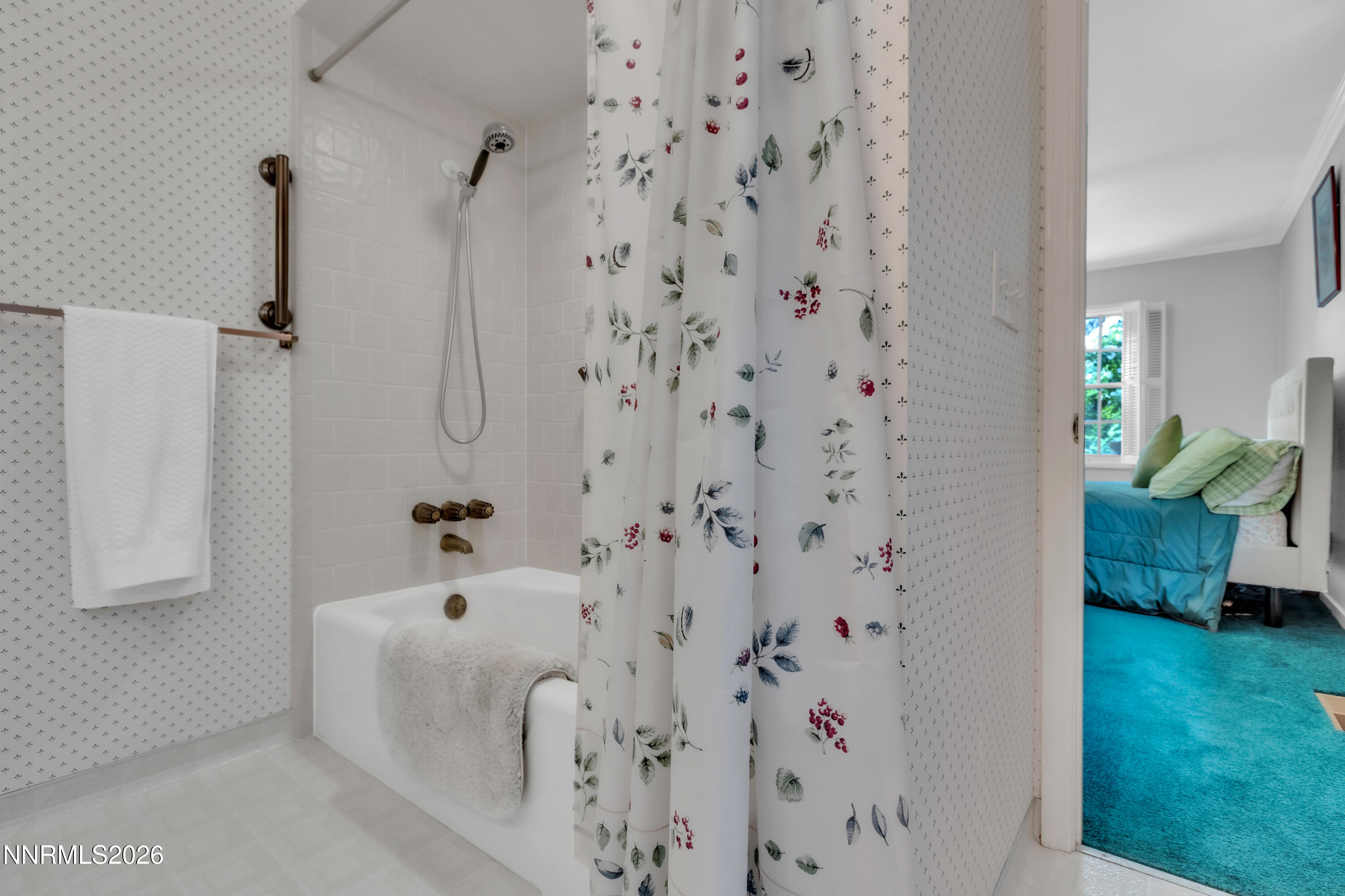 2265 Lindley Way Reno, NV 89509 - Photo 30 of 56 Primary Bath