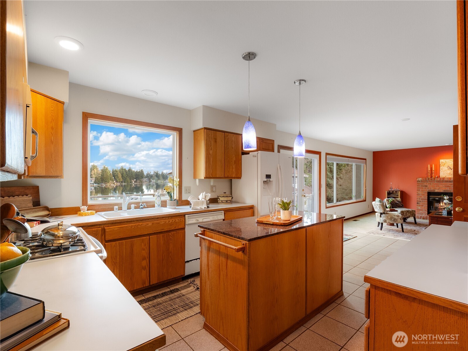 30714 19th Avenue South Federal Way, WA 98003 - Photo 11 of 37