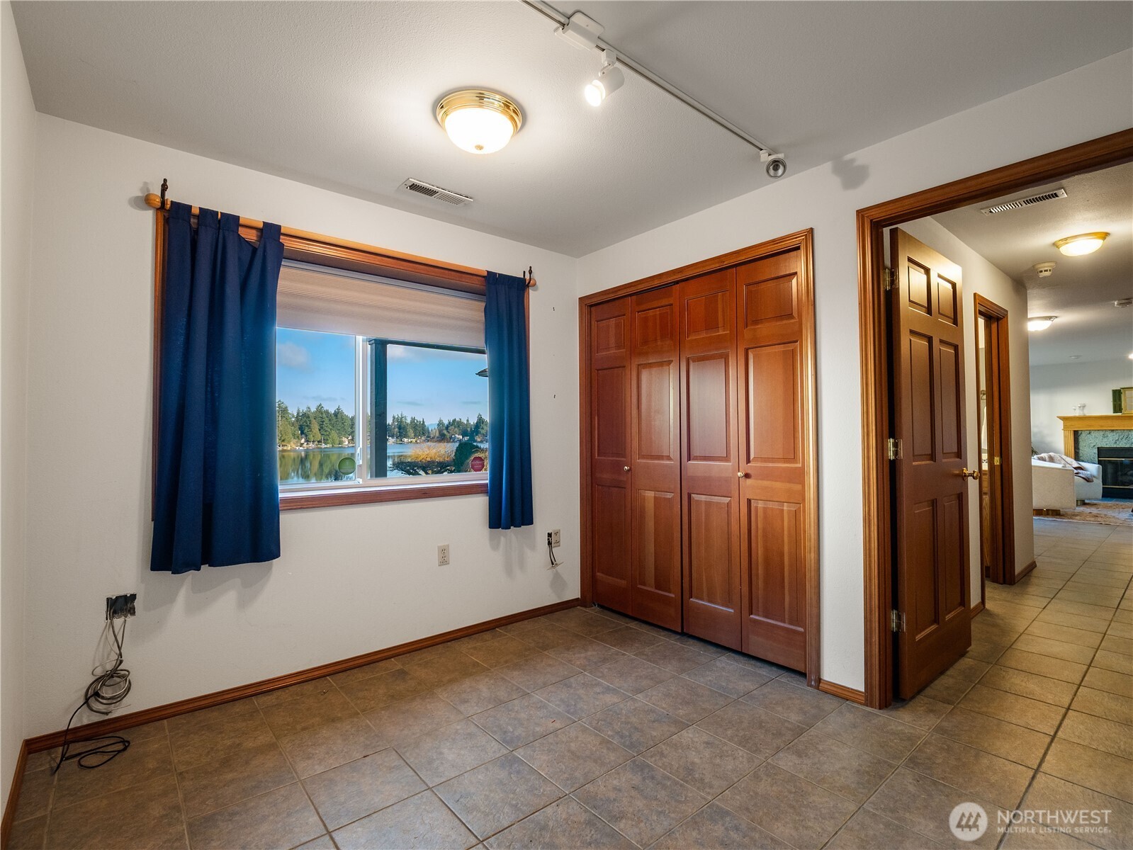 30714 19th Avenue South Federal Way, WA 98003 - Photo 25 of 37