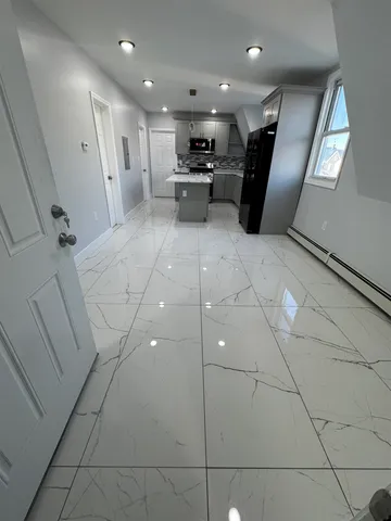 $1,990 | 321 Avenue C, Unit 3, Bayonne, NJ 07002