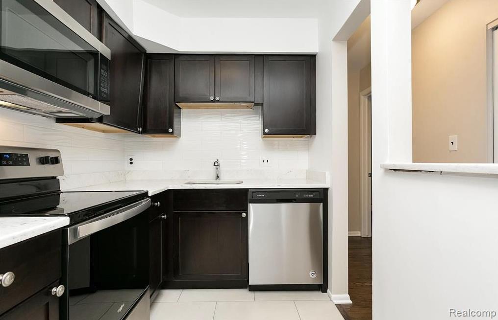 3314 Greenfield Road, Unit 3 Royal Oak, MI 48073 - Photo 6 of 11