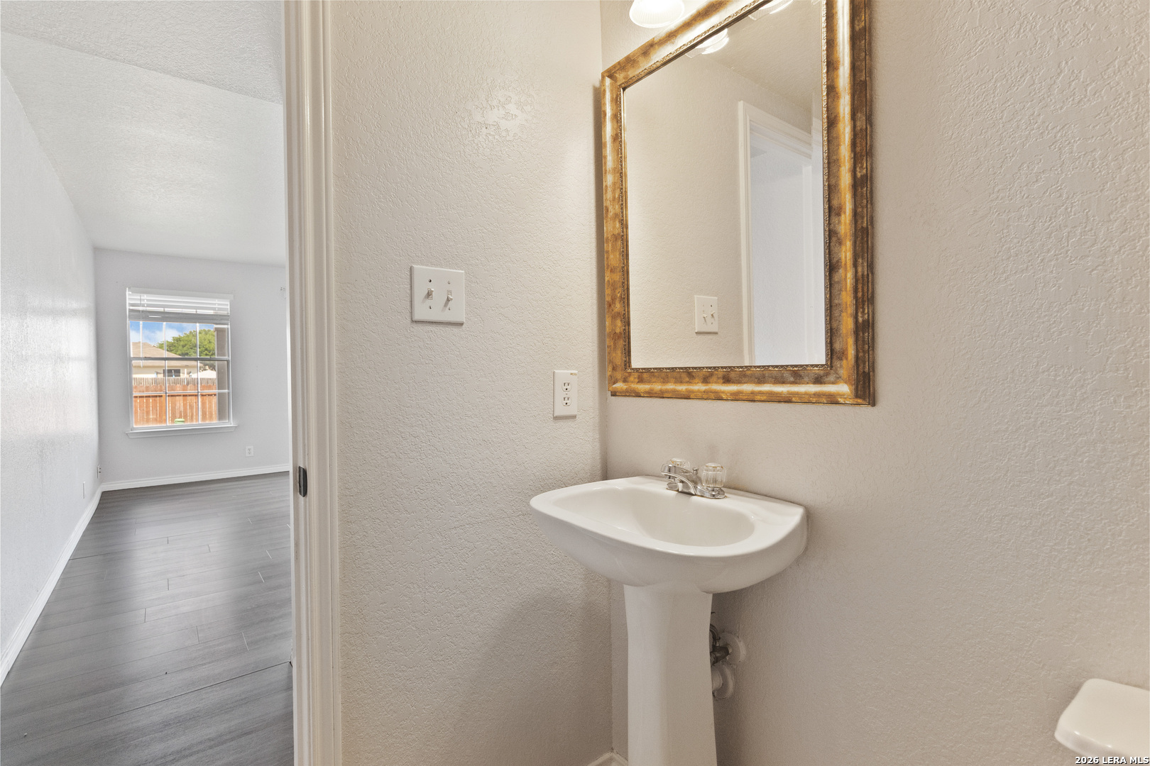 6930 Pecan Fall Converse, TX 78109 - Photo 14 of 26