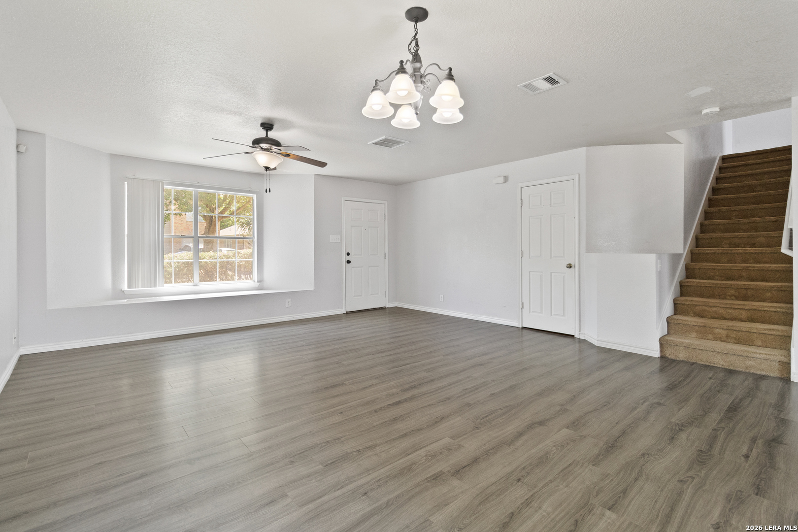 6930 Pecan Fall Converse, TX 78109 - Photo 2 of 26