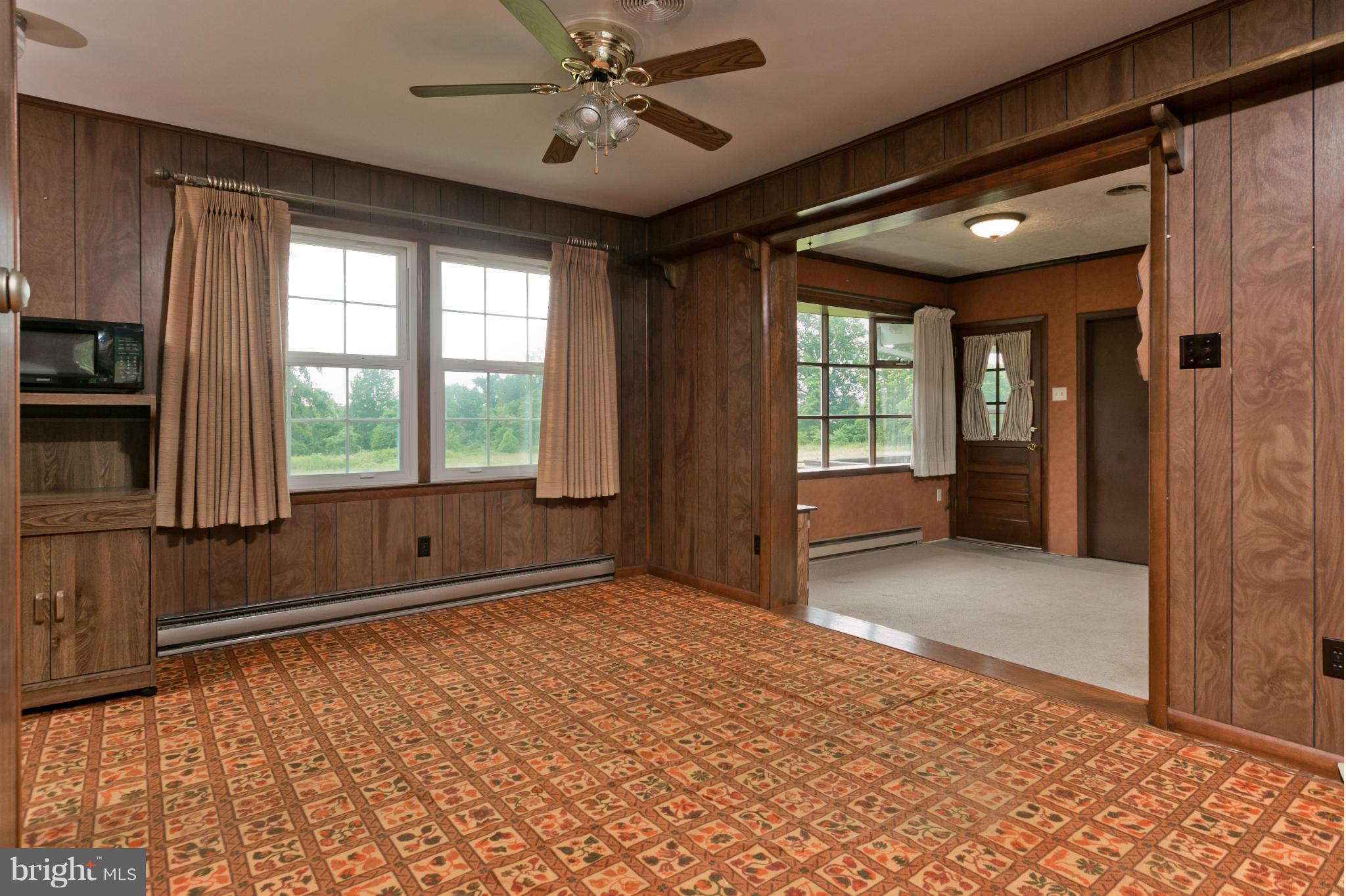 13126 Edgemont Road Smithsburg, MD 21783 - Photo 7 of 30 Family Room