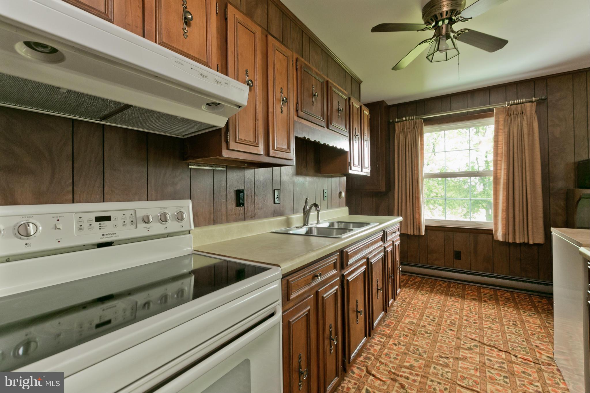13126 Edgemont Road Smithsburg, MD 21783 - Photo 10 of 30 Kitchen