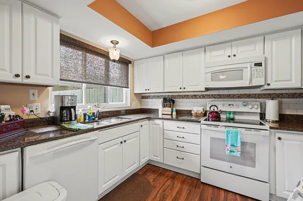 $225,000 | 42565 Eldon Avenue, Unit 56, Clinton Township, MI 48038