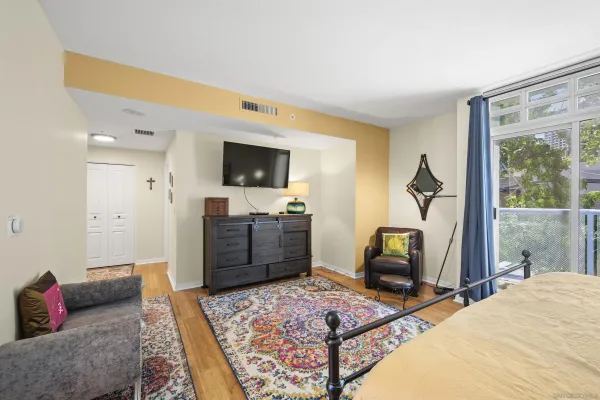 $7,300 | 531 Front Street, San Diego, CA 92101