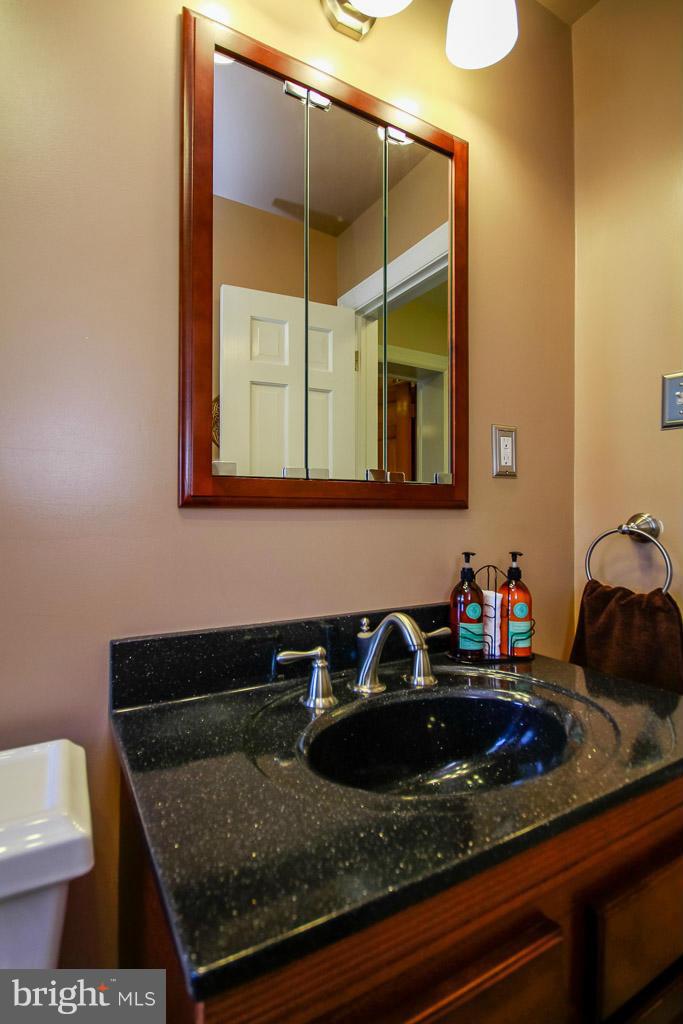 7501 York Road Baltimore, MD 21204 - Photo 14 of 30 Main Level FULL Bath