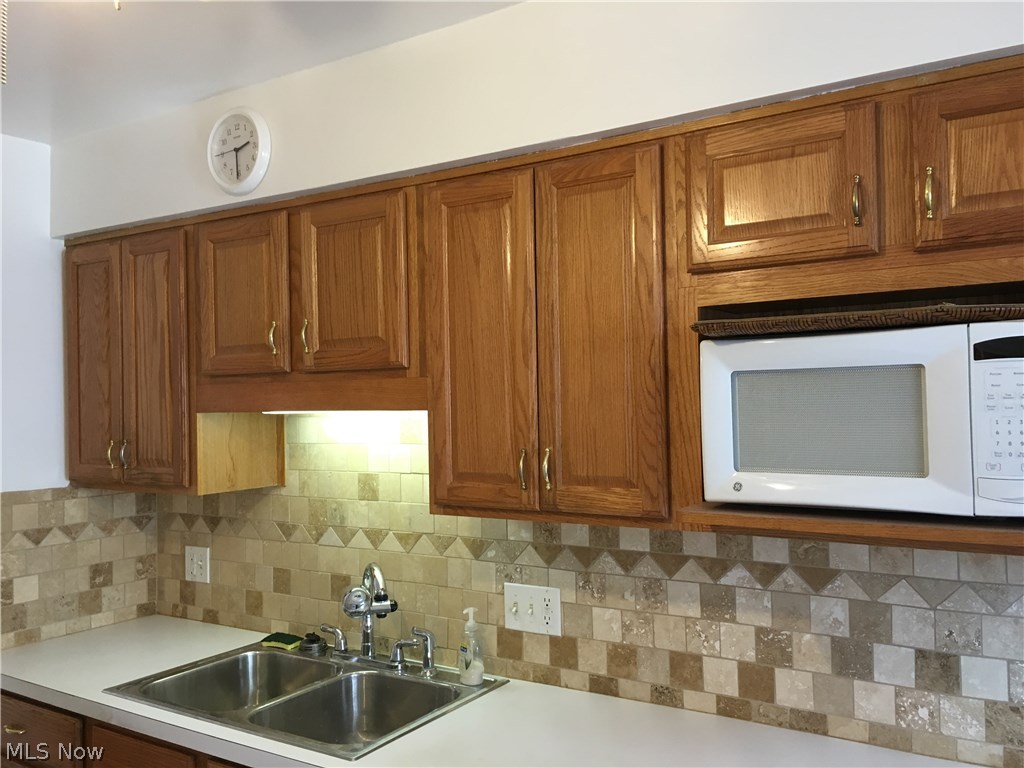 3313 Warren Road Cleveland, OH 44111 - Photo 6 of 19 Gallery Image 6
