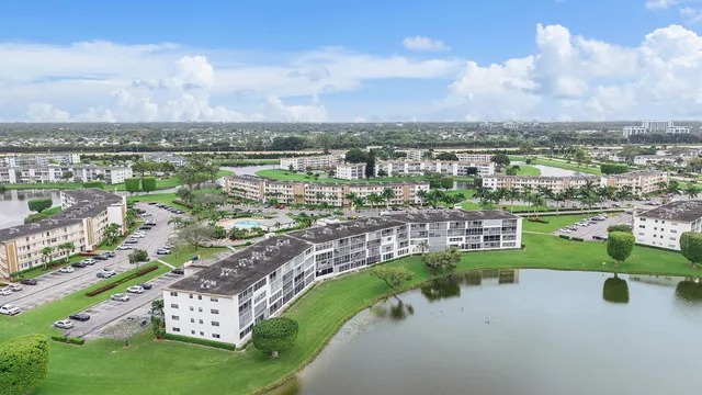 $99,800 | 1071 Guildford East, Boca Raton, FL 33434