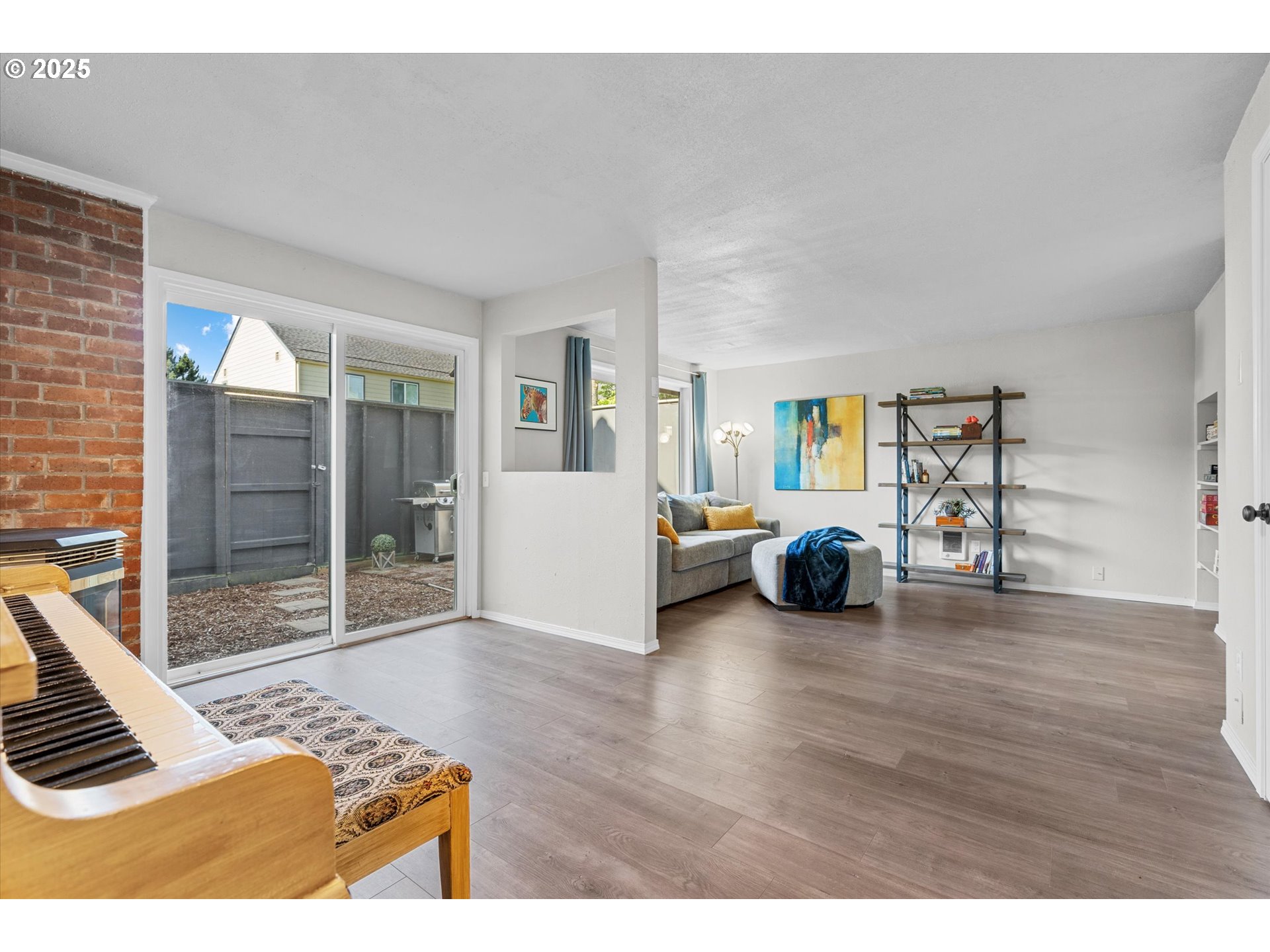 251 Northeast Village Squire Avenue, Unit 2 Gresham, OR 97030 - Photo 11 of 37 Dining Room