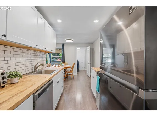 $277,400 | 251 Northeast Village Squire Avenue, Unit 2, Gresham, OR 97030