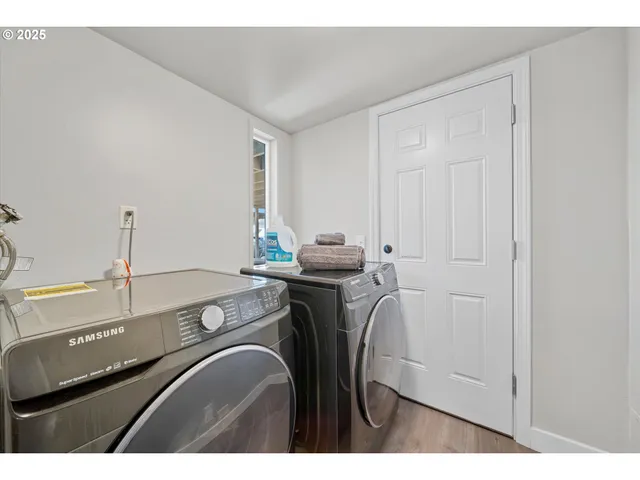 $292,000 | 251 Northeast Village Squire Avenue, Unit 2, Gresham, OR 97030