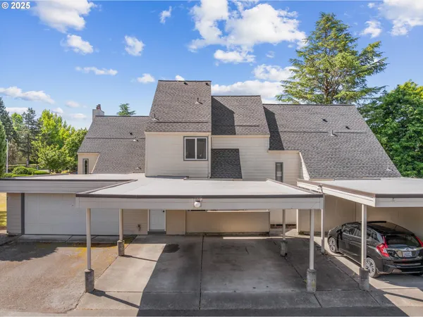 $277,400 | 251 Northeast Village Squire Avenue, Unit 2, Gresham, OR 97030