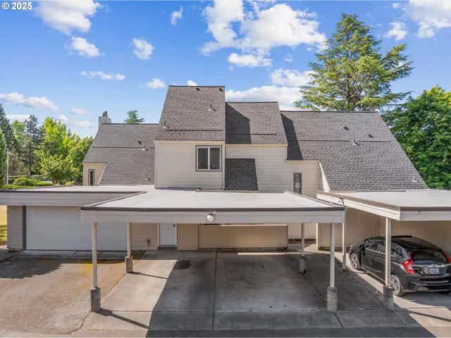 $292,000 | 251 Northeast Village Squire Avenue, Unit 2, Gresham, OR 97030