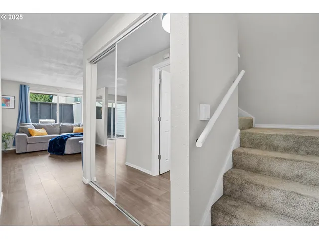 $292,000 | 251 Northeast Village Squire Avenue, Unit 2, Gresham, OR 97030