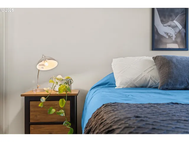 $292,000 | 251 Northeast Village Squire Avenue, Unit 2, Gresham, OR 97030