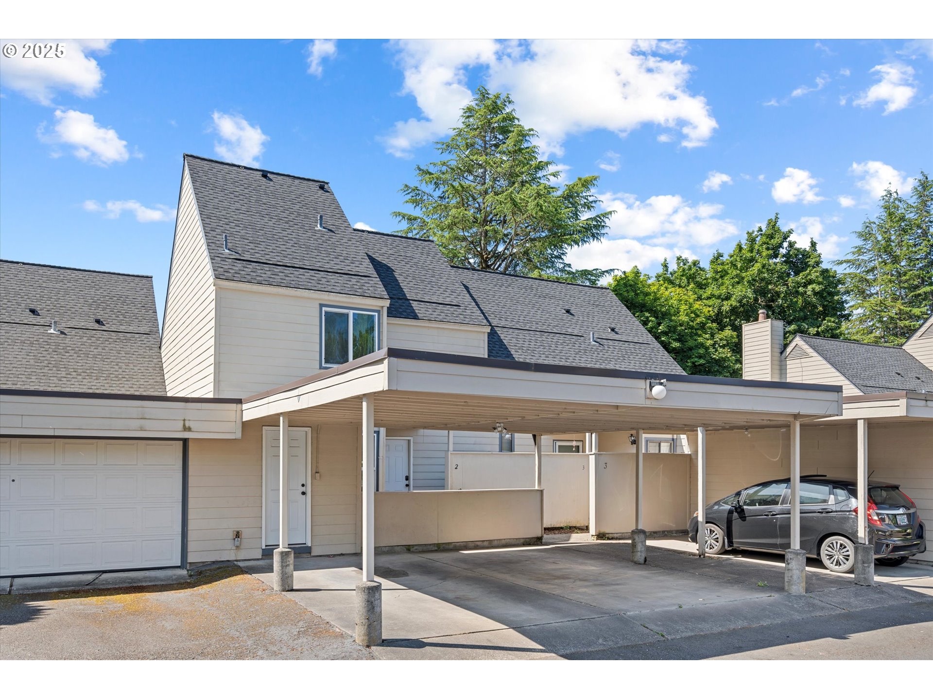 251 Northeast Village Squire Avenue, Unit 2 Gresham, OR 97030 - Photo 3 of 37