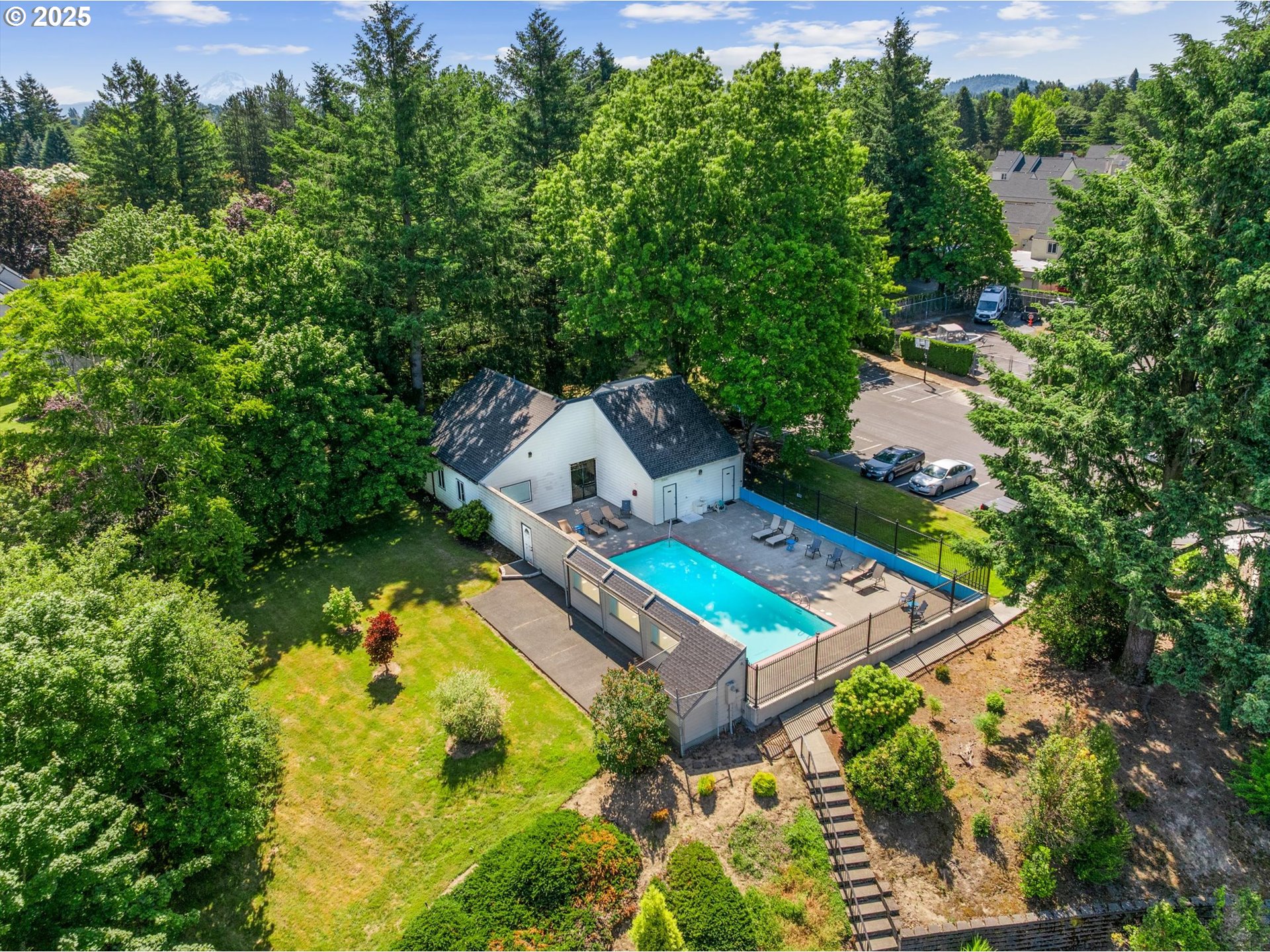 251 Northeast Village Squire Avenue, Unit 2 Gresham, OR 97030 - Photo 32 of 37 Community Pool