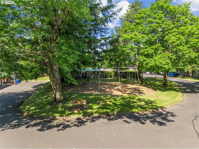 $292,000 | 251 Northeast Village Squire Avenue, Unit 2, Gresham, OR 97030